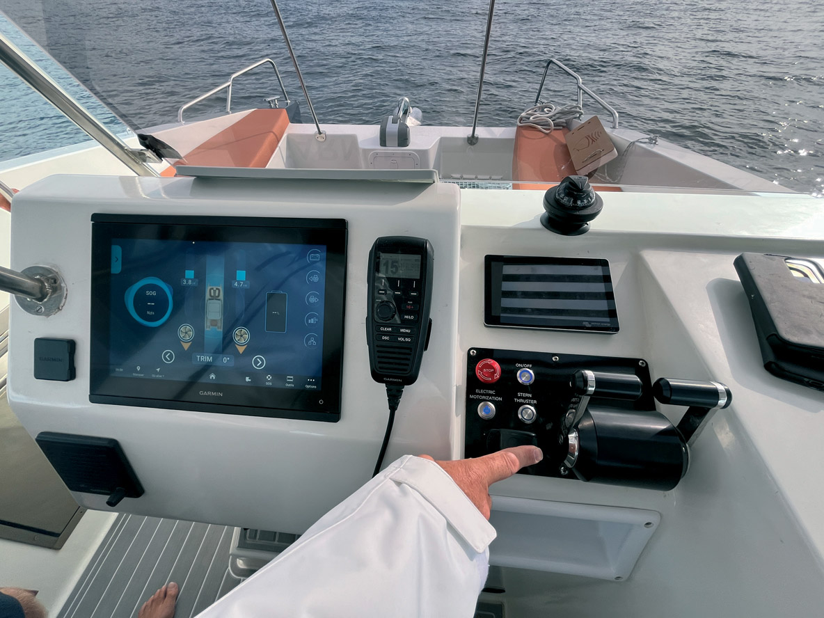 Sur la version BlueNav, il suffit de presser le joystick pour changer de direction.