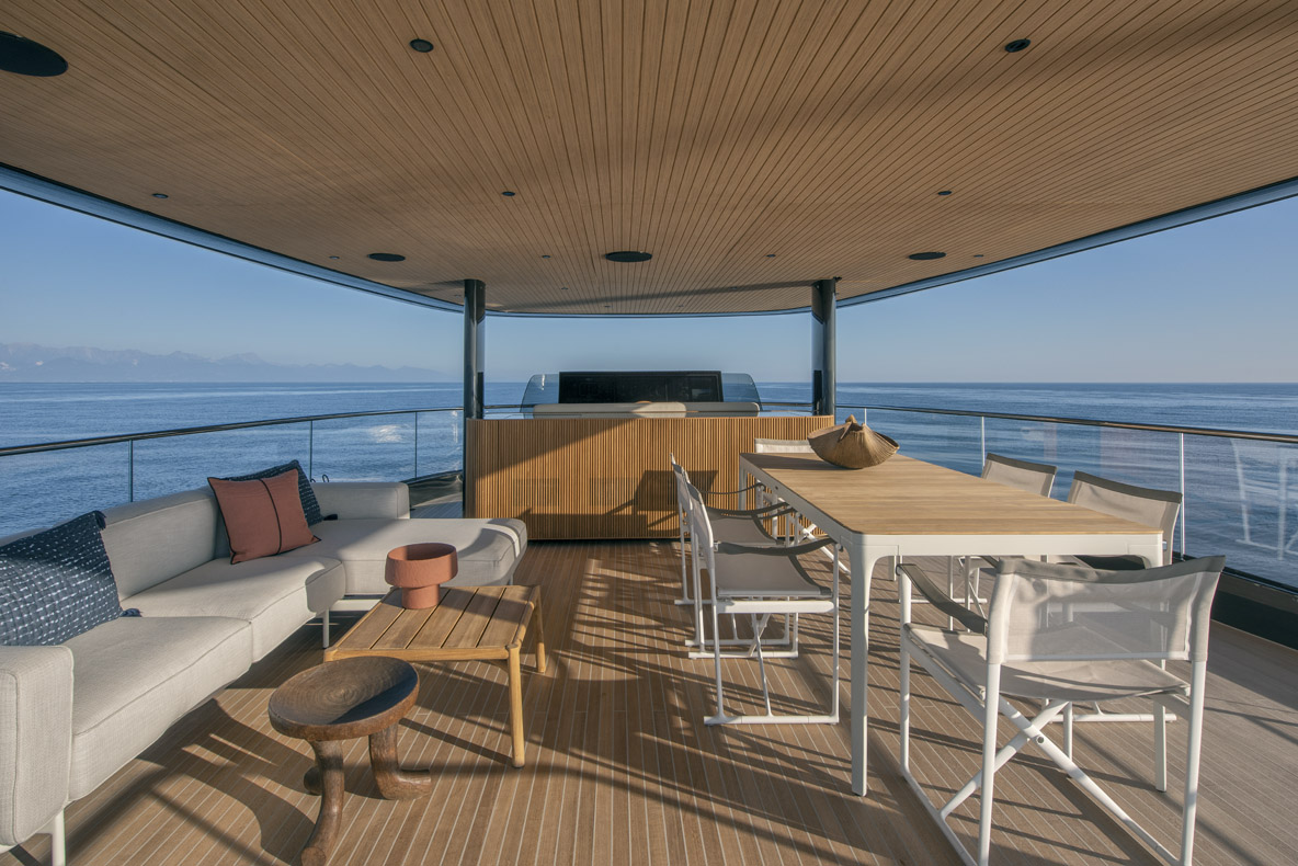 Le mobilier est aménageable à la demande.