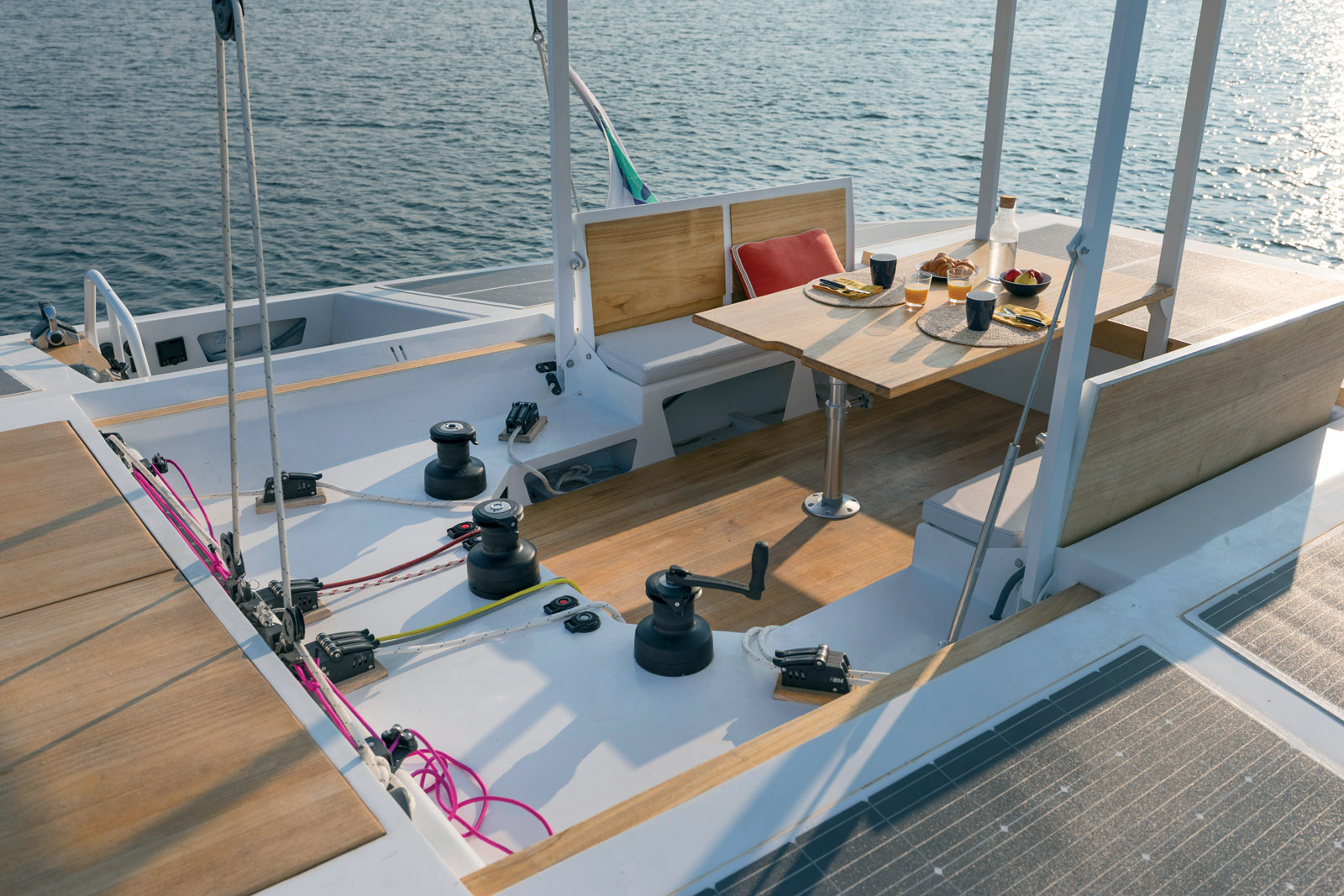 Les espace de détente extérieur sont traités de manière un peu sommaire, mais l’essentiel y est.