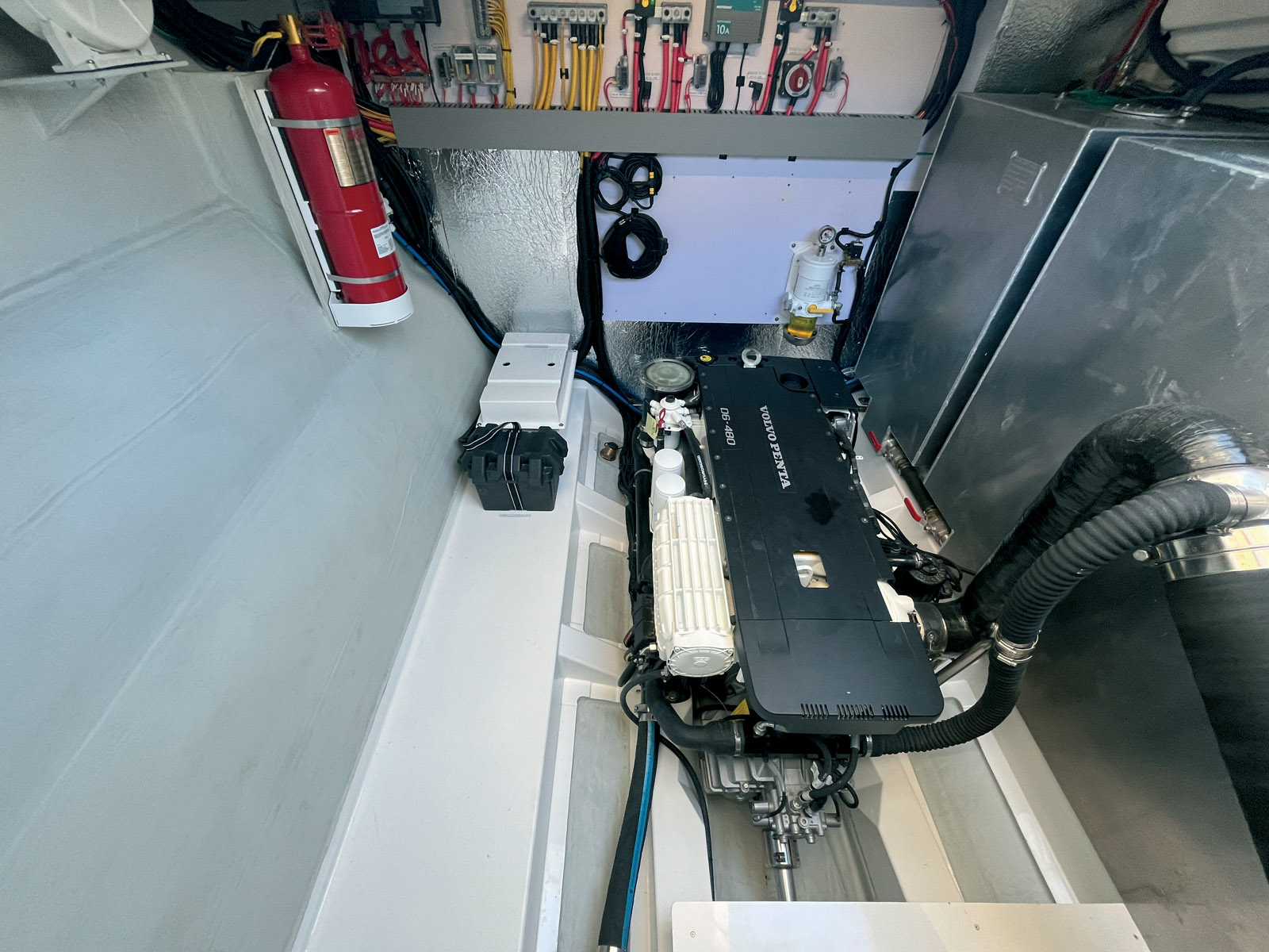 Les Volvo D6 de 480 chevaux sont bien adaptés au 46 Yacht. Le montage sur ligne d’arbre direct est simple, efficace et fiable.