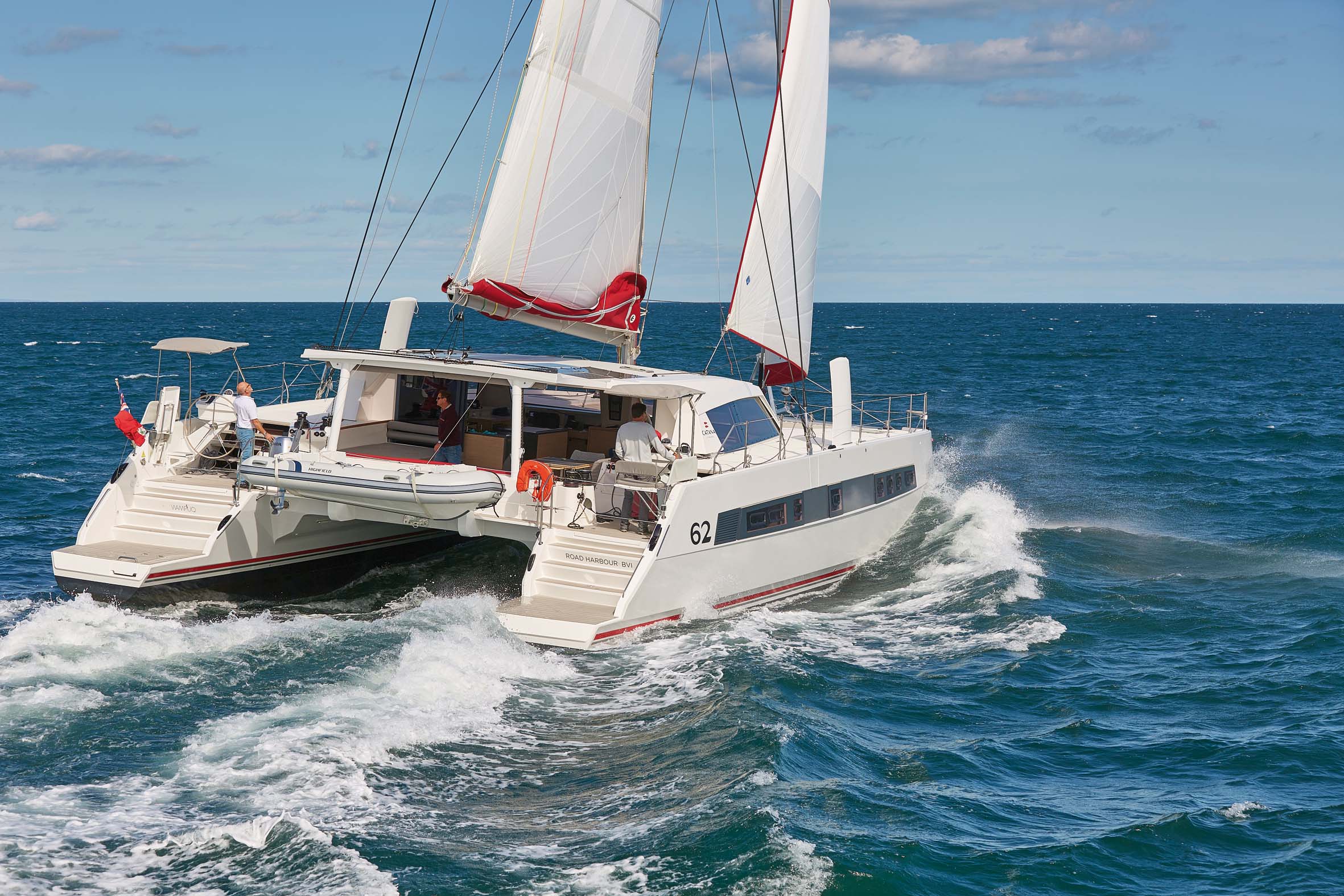 Un grand catamaran de voyage, puissant et confortable, capable d'affronter toutes les conditions en préservant son équipage.