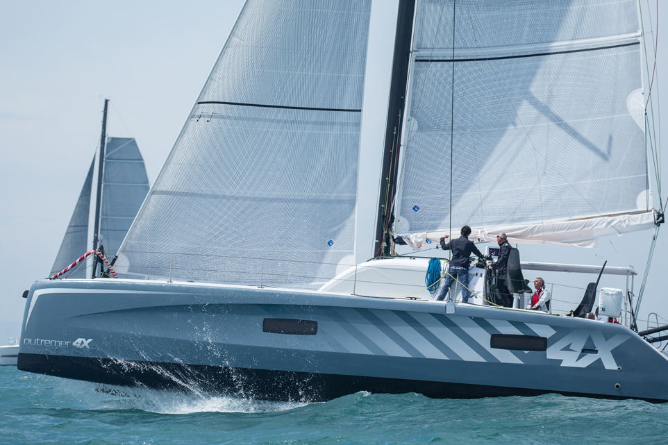 Essai Outremer 4X