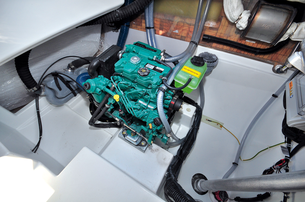 Fountaine Pajot Lucia 40 review engine