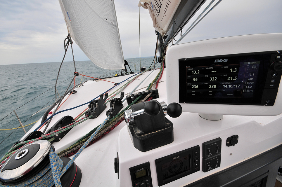 Test Outremer 4X
