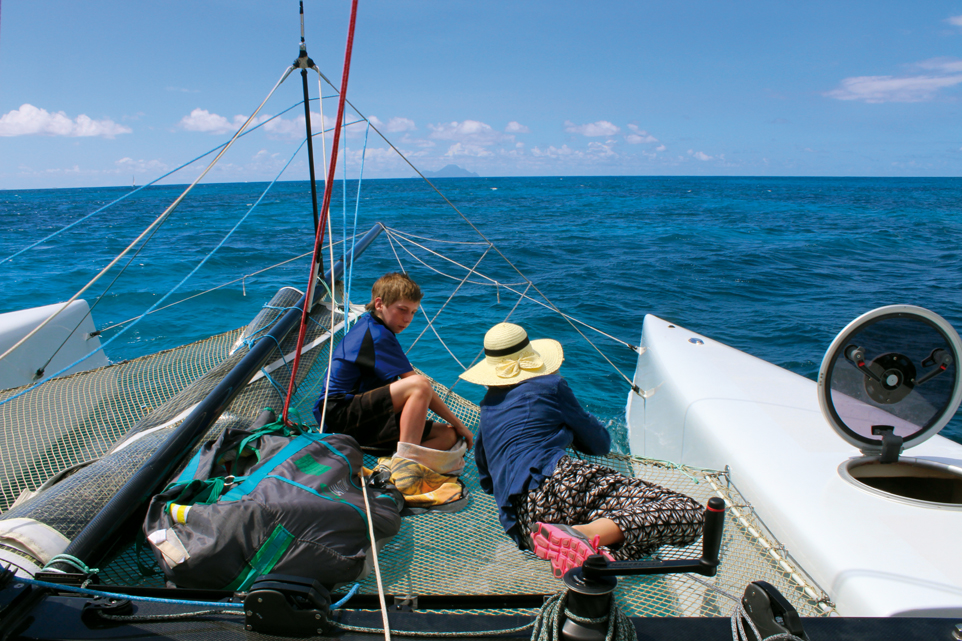 Use a container and discover new playgrounds in cat !