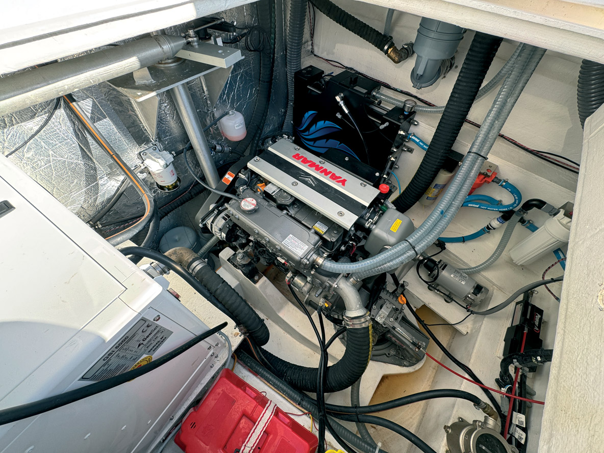 En standard, la motorisation proposée est  2 x 45 ch Yanmar mais on peut opter pour deux blocs  de 57 ch.