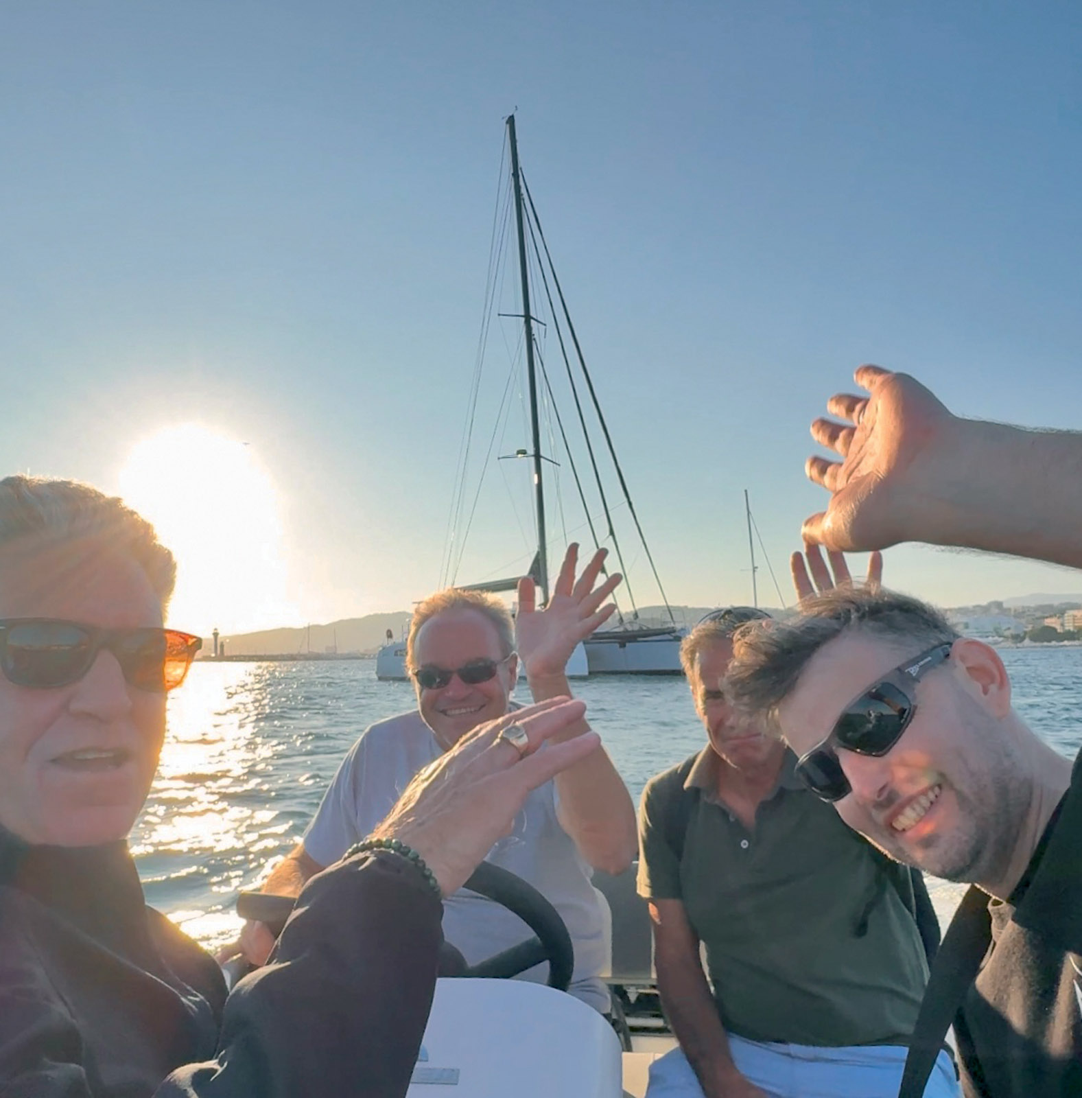 L’équipe de Balance Catamarans, quatre jours avant l’ouverture  du Cannes Yachting Festival.