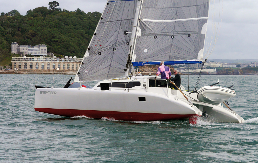 2015 Multihull buyer's guide : less than 40 feet