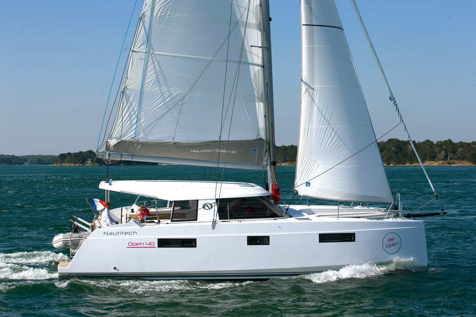 2015 Multihull buyer's guide : less than 40 feet