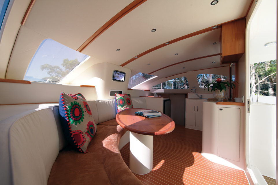 2015 Multihull buyer's guide : less than 40 feet