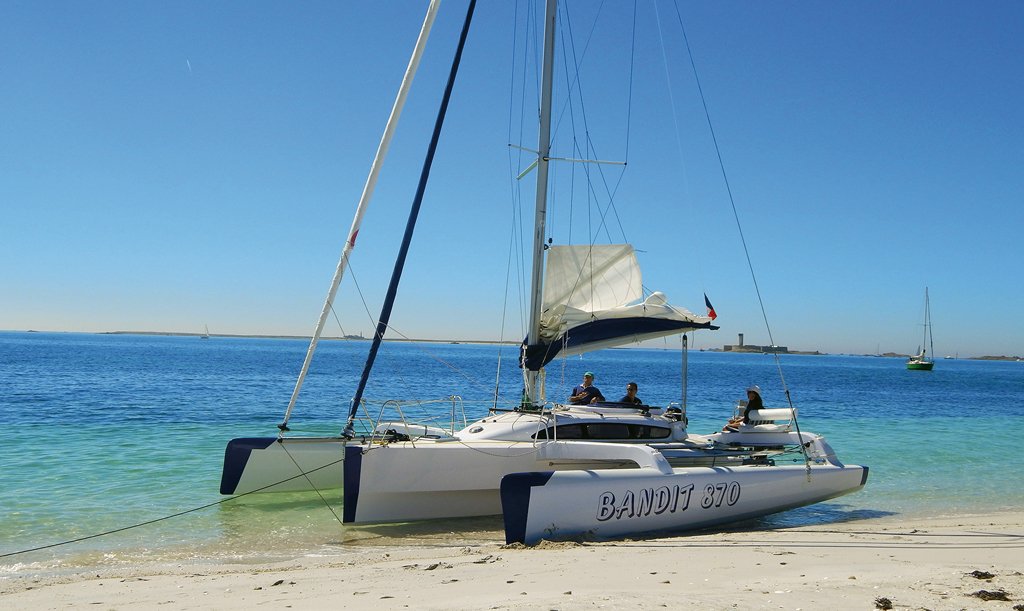 2015 Multihull buyer's guide : less than 40 feet