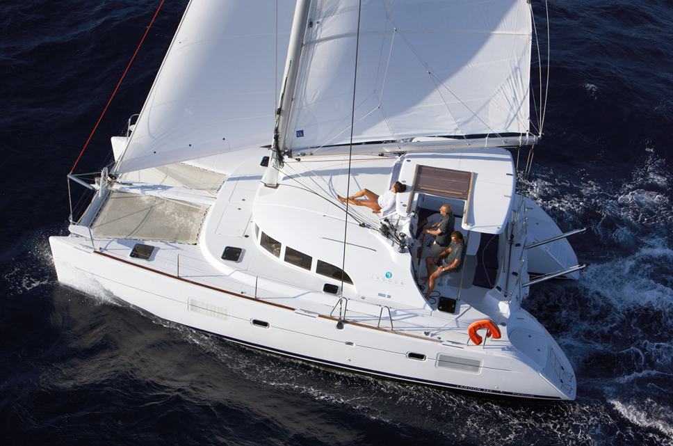 2015 Multihull buyer's guide : less than 40 feet