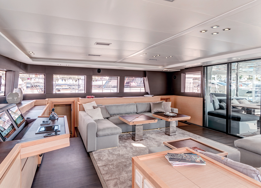 2015 Multihull buyer's guide : motor multihull