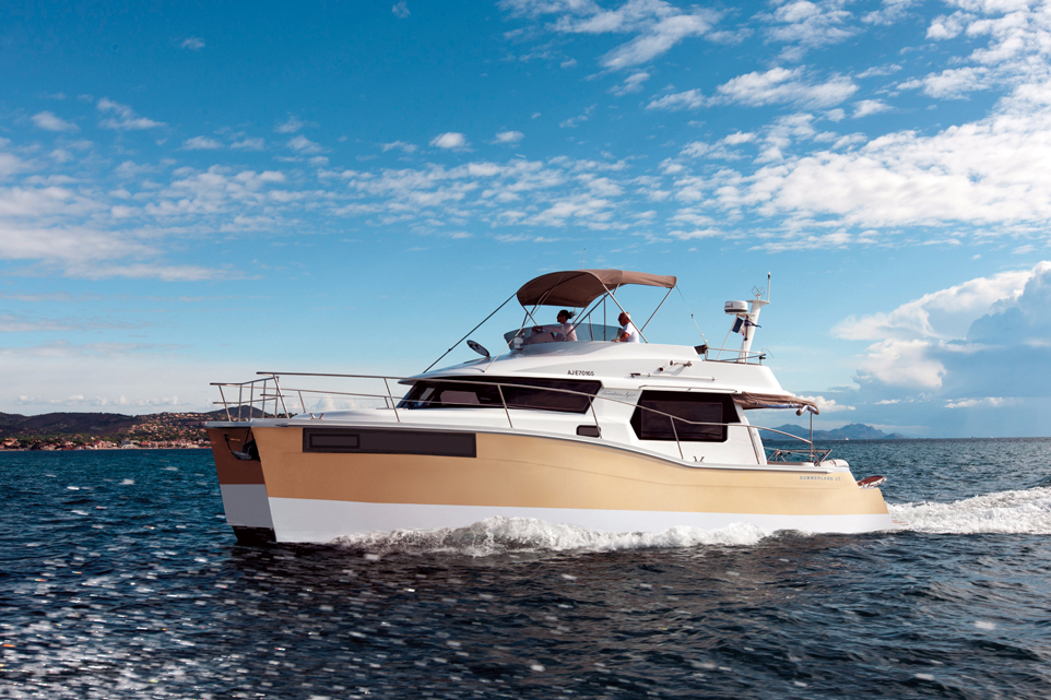 2015 Multihull buyer's guide : motor multihull