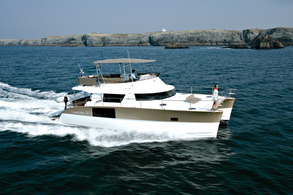 2015 Multihull buyer's guide : motor multihull
