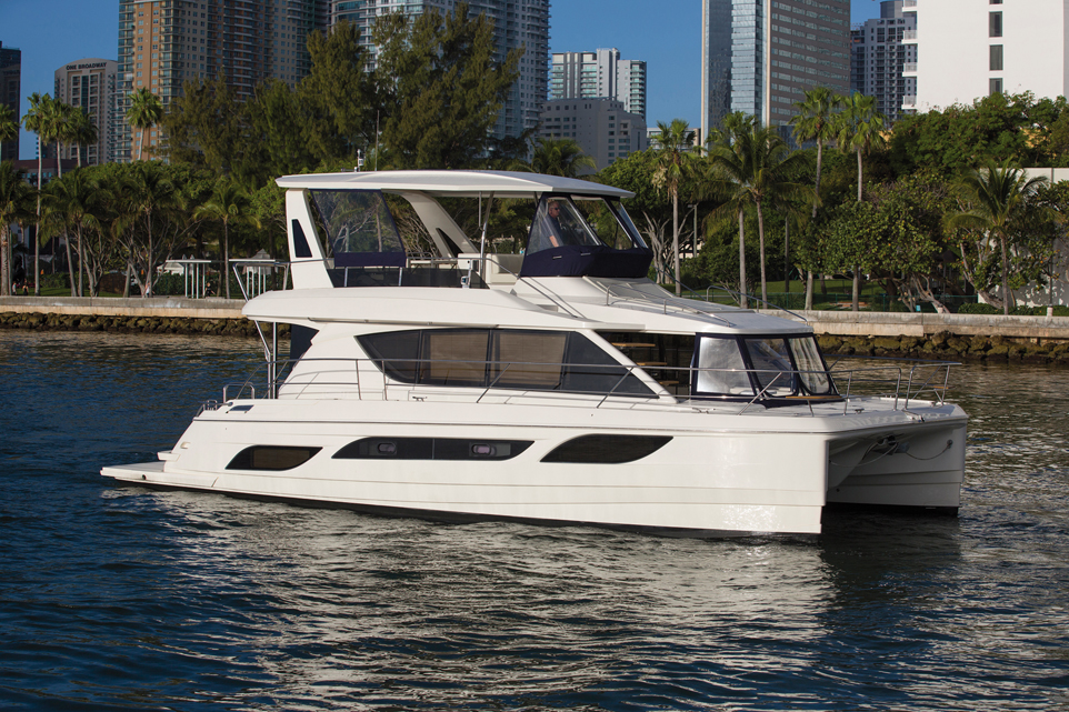 2015 Multihull buyer's guide : motor multihull