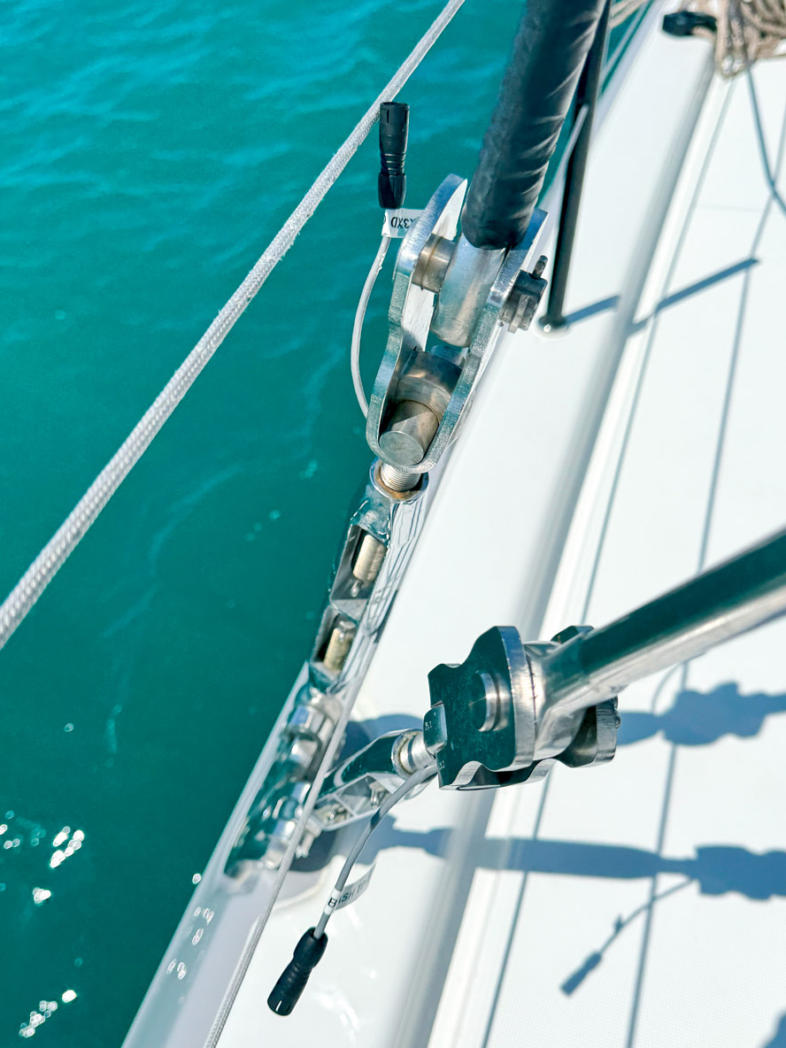 Des capteurs de charge équipent l’Excess 13 #1 pour comparer les données réelles et les données calculées, et s’assurer de la conformité du catamaran à l’exigeant cahier des charges.