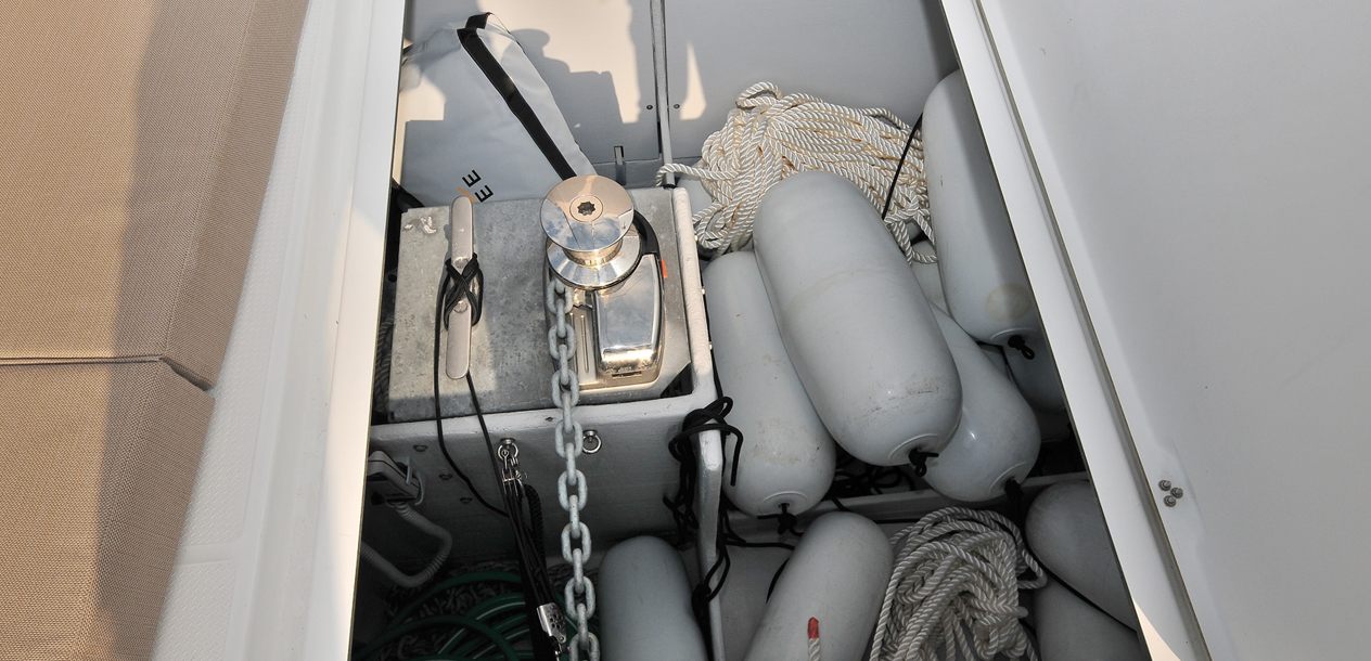 Des apparaux de mouillage qui ont fière allure.