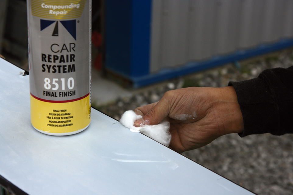 Fitting new portlights