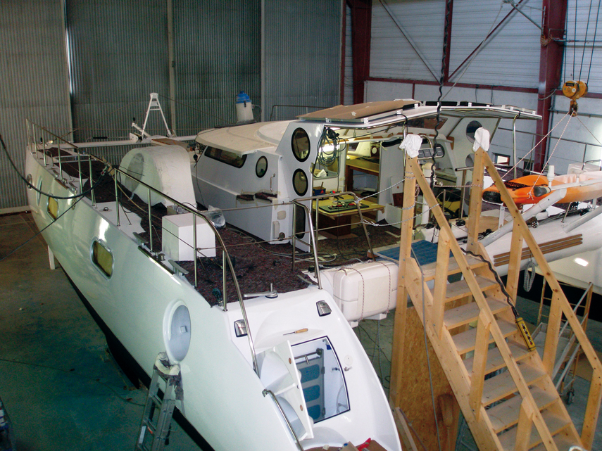 Chronicle around the world : one year since setting off