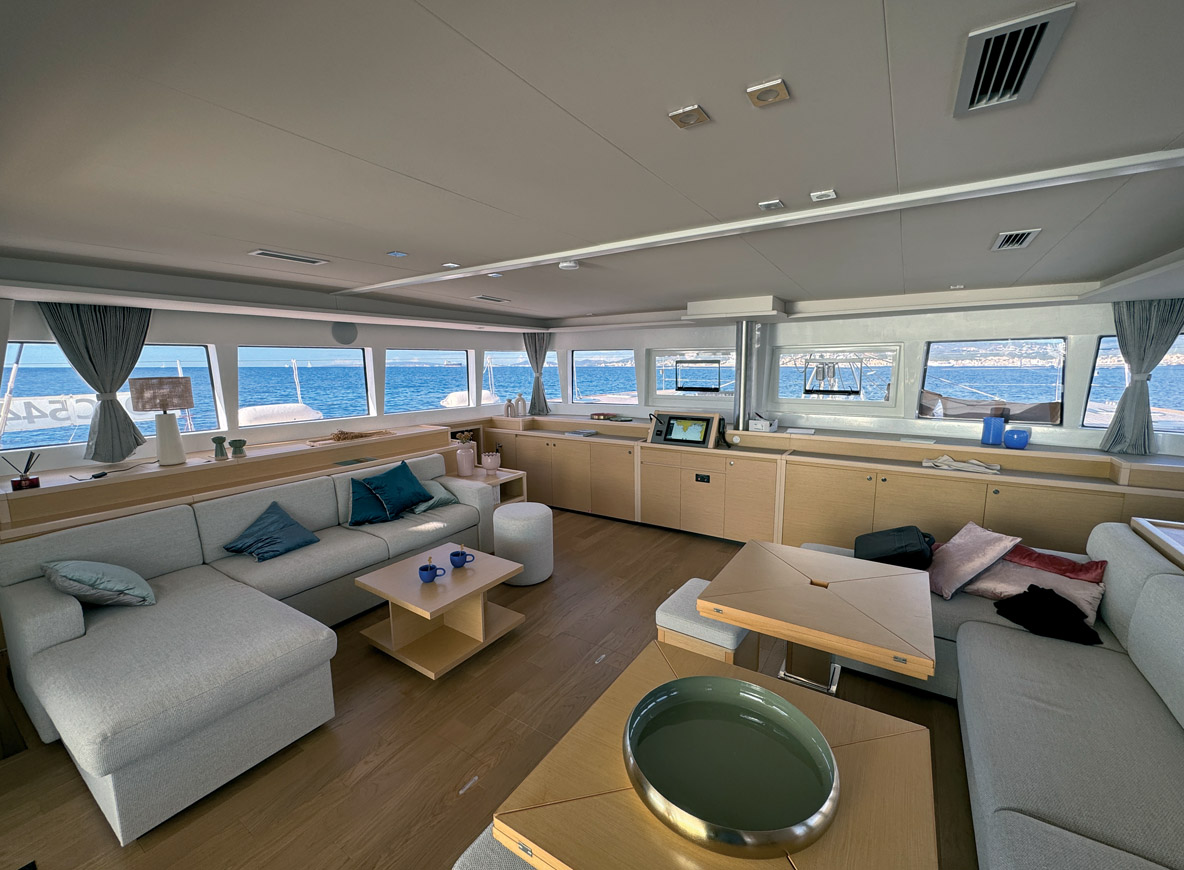  Difficile de croire que nous sommes à bord d’un catamaran construit en 2012…