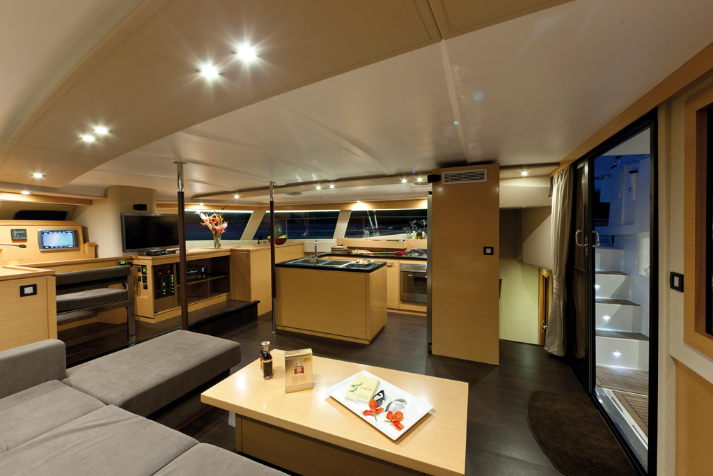 Essai Fountaine Pajot Sanya 57'