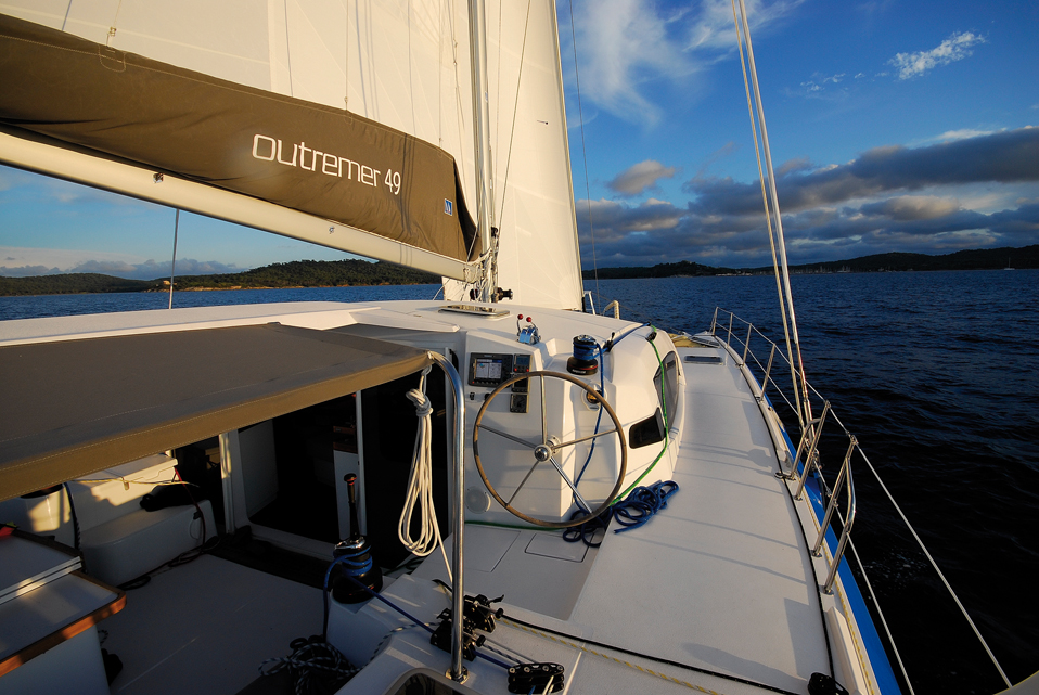Essai Outremer 49'
