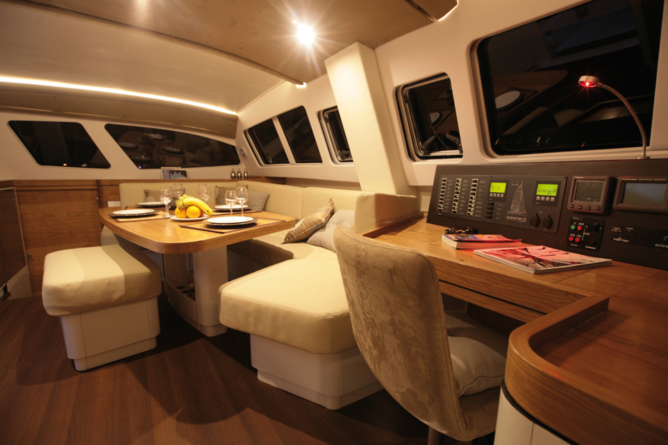 Essai Outremer 49'