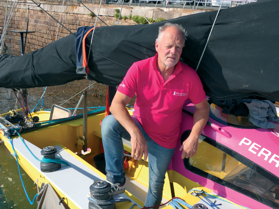 Thierry Roger, membre des Golden Oldies, à bord de son trimaran.