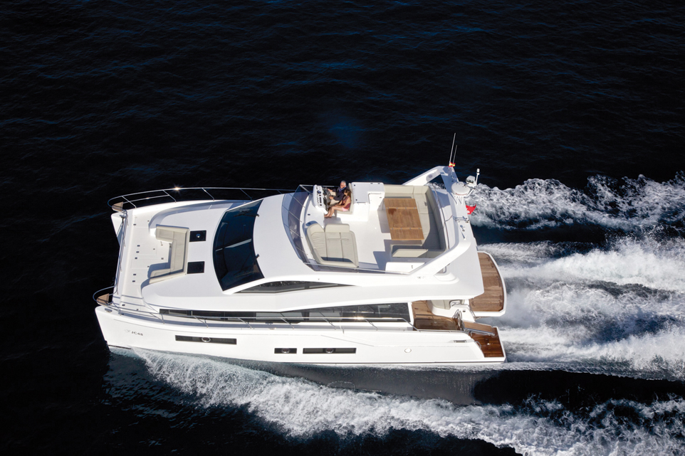 Guide d'achat multicoques 2015 : A moteur