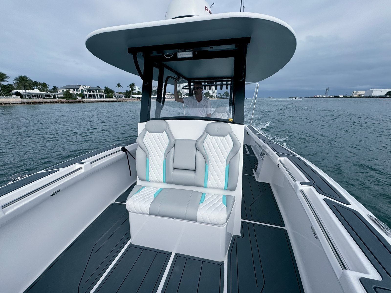 Magie de l’infusion : le T-top ne pèse que 68 kg !