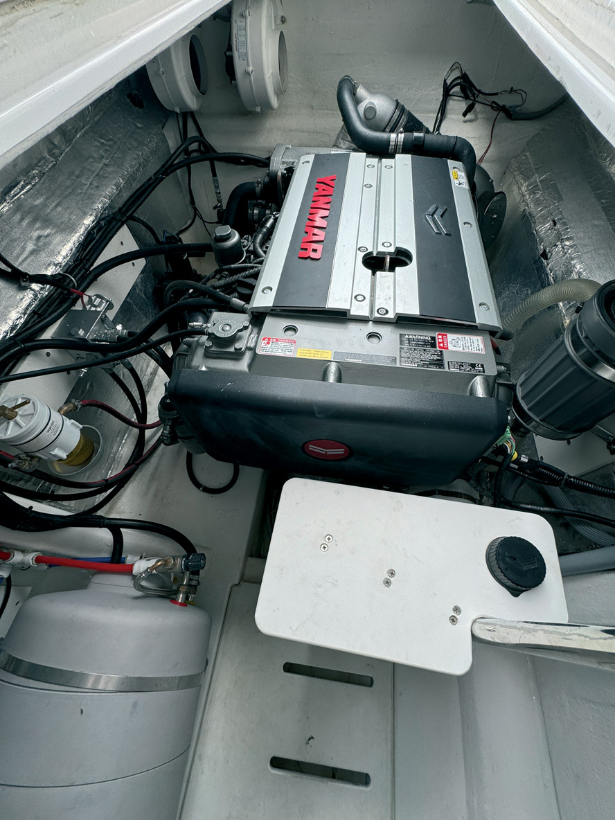 La motorisation du Makai M37#1 est assurée par deux blocs Yanmar V8 de 370 ch. En standard, on dispose de 2 x 320 ch.