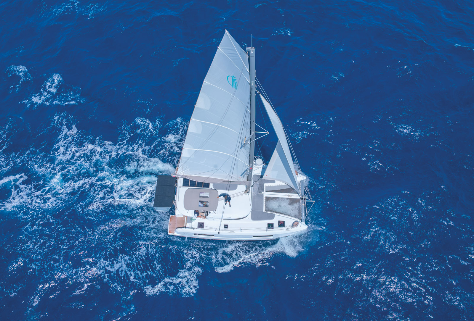 The self-tacking jib was adopted to simplify maneuvers.  Under way, it proves tricky to trim...