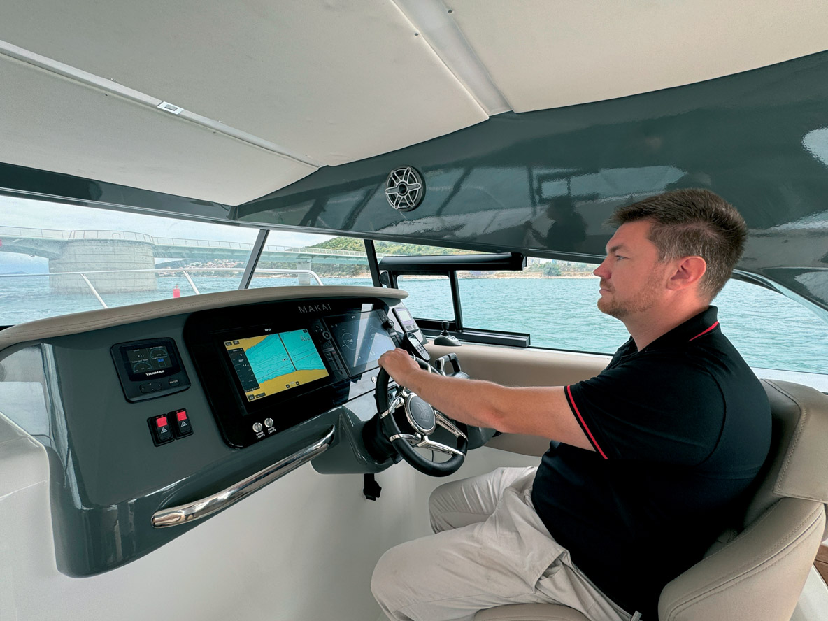 Shane Grover a longtemps travaillé chez Corsair Marine ; il est aujourd’hui co-fondateur et directeur de Makai Yachts.