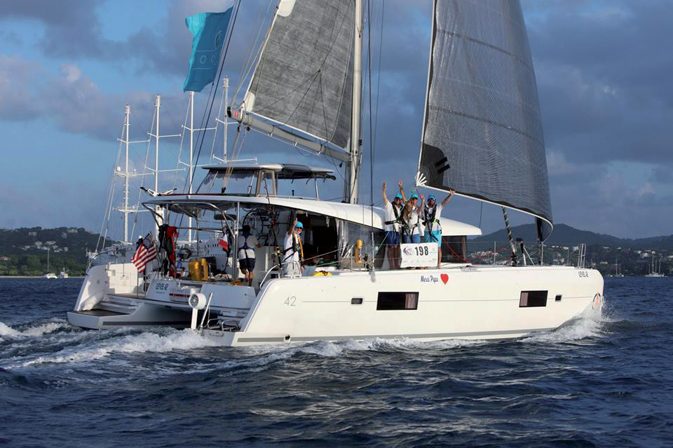 Les hydrogénérateurs à arbre plongeant sont ultra efficaces, le Save sera plus adapté pour les  catamarans de croisière tranquille et le Watt&Sea pour les catamarans rapides ou les trimarans. Arbres courts ou longs sont disponibles selon la configuration des jupes arrière.