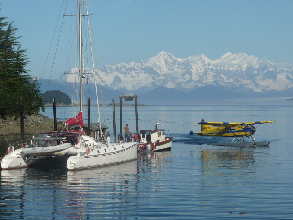 Où partir ? Certains navigateurs choisissent de sortir des sentiers battus, comme ici Rose Noire en Alaska…