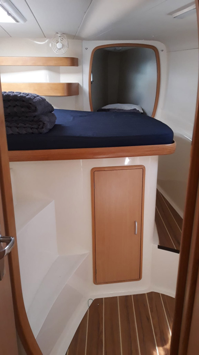 2/ Les couchages  sont installés  perpendiculairement  à la route…
