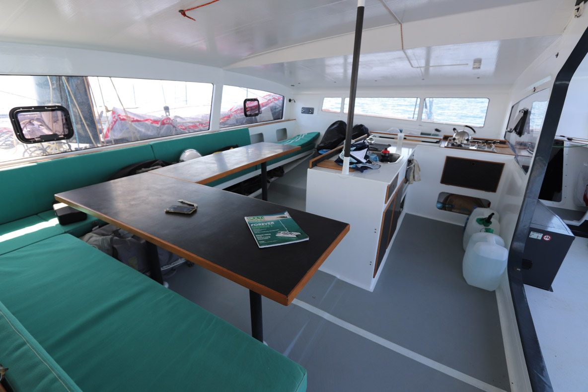 Le plan de nacelle a été modifié pour accueillir jusqu’à 12 personnes autour de la table lors de séminaires. La luminosité est maximale ; la vue panoramique couvre les 360°.