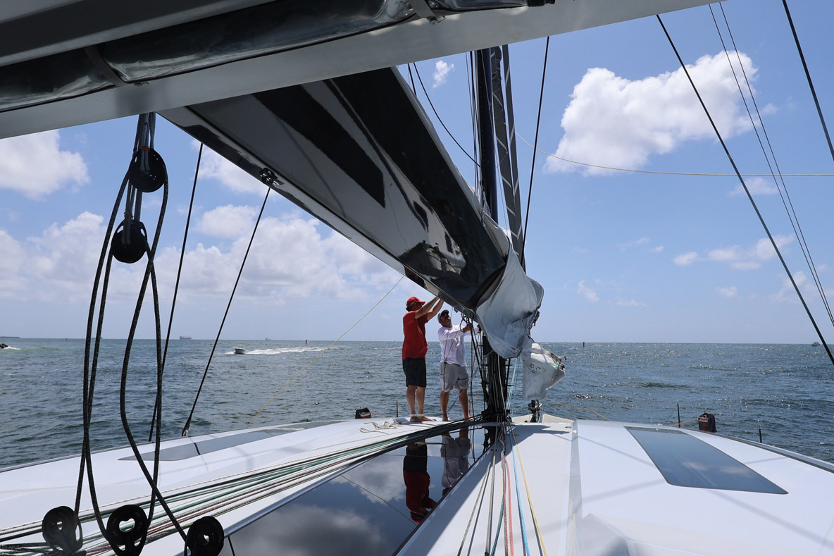L’accès à la bôme et au pied de mât est aisé,  un vrai plus pour les manœuvres.