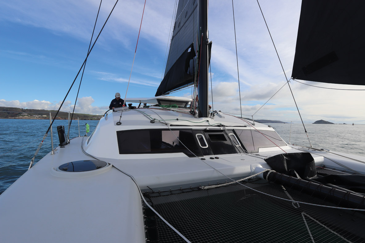 Le rouf relativement court participe à l’allègement de la structure et  au centrage des poids.