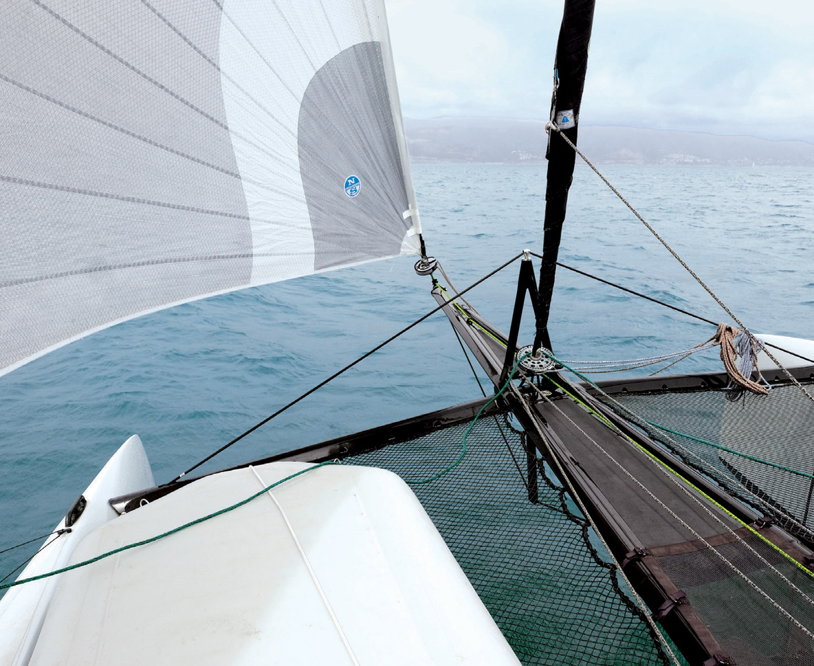 D’ordinaire, un Code est amuré à un bout-dehors et dispose d’un emmagasineur.