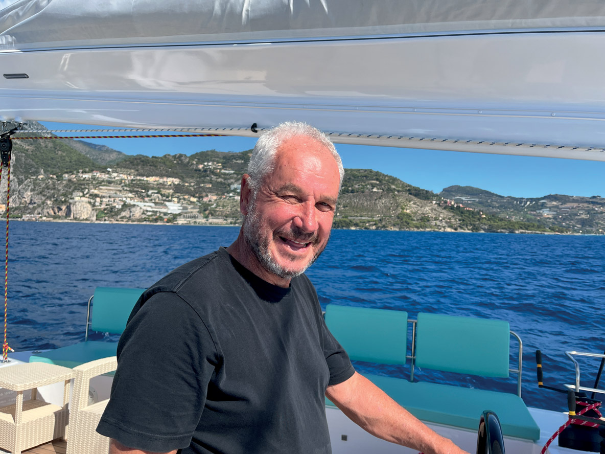 Claude Kermoal est un spécialiste de la construction des catamarans en aluminium.