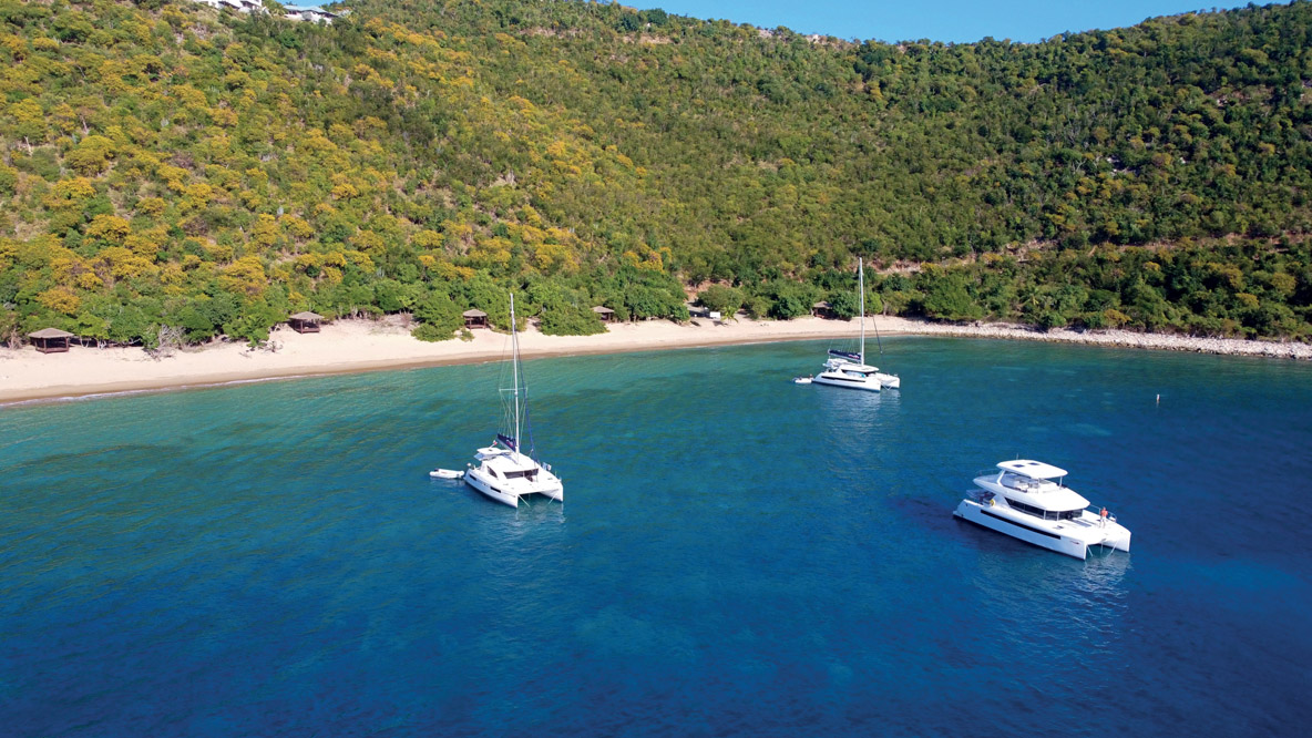 Le mouillage de White Bay Beach, sur Peter Island, est peu fréquenté, car à l’écart des routes habituelles.