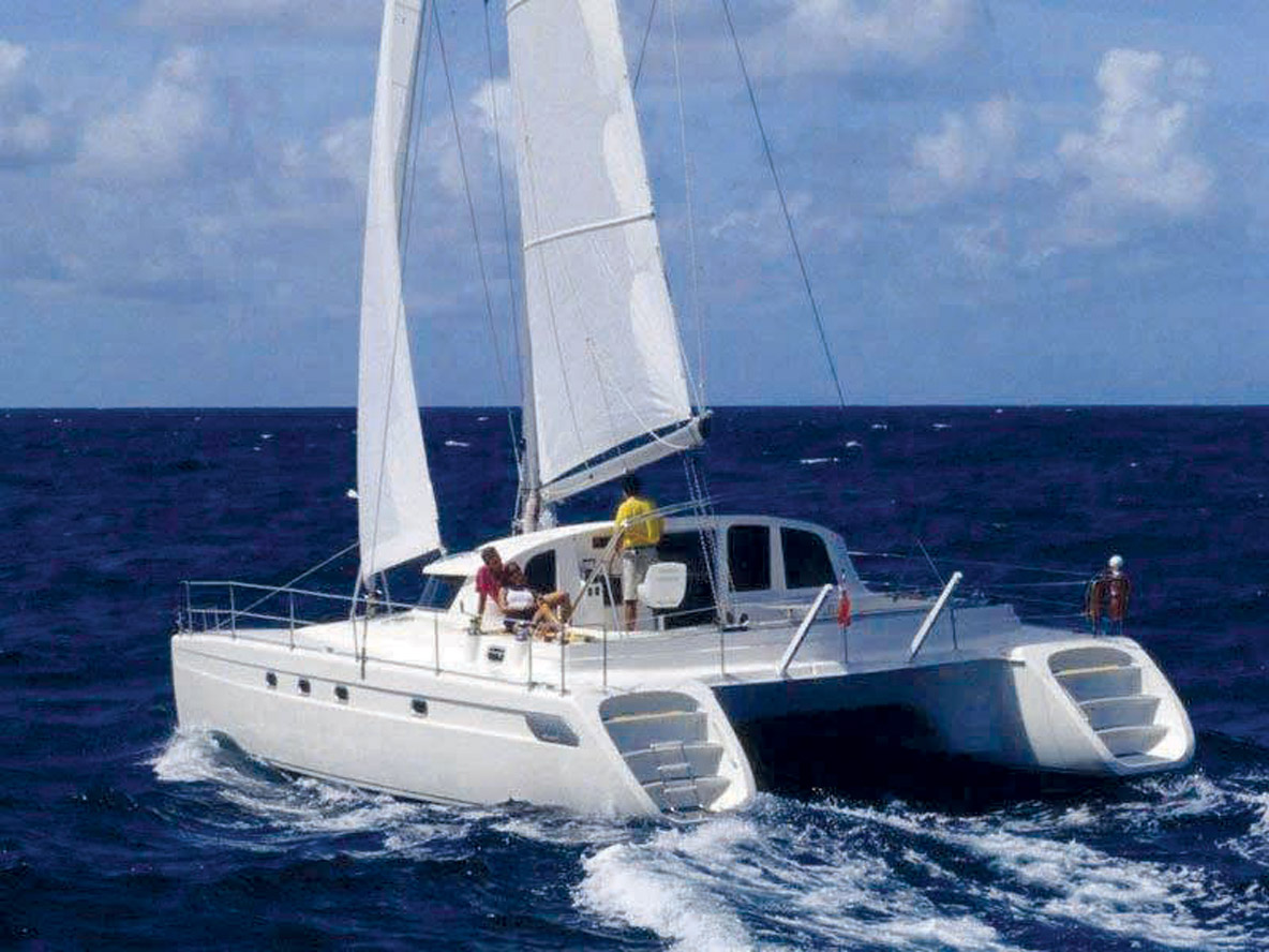 Sur le tout premier modèle présenté par le constructeur, le cockpit se passe de bimini…