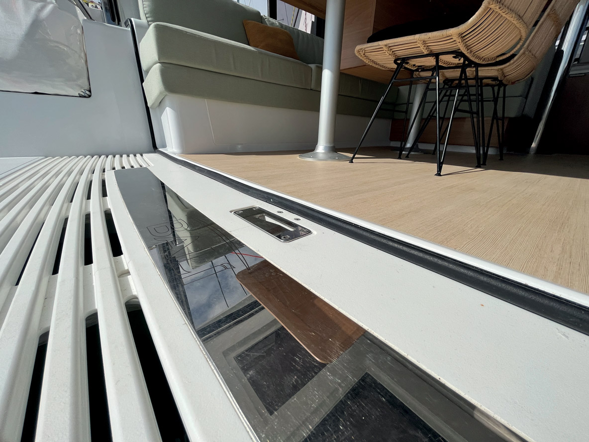 2,5 cm de seuil, ce n’est pas grand-chose, mais ça suffit pour se prendre les pieds…