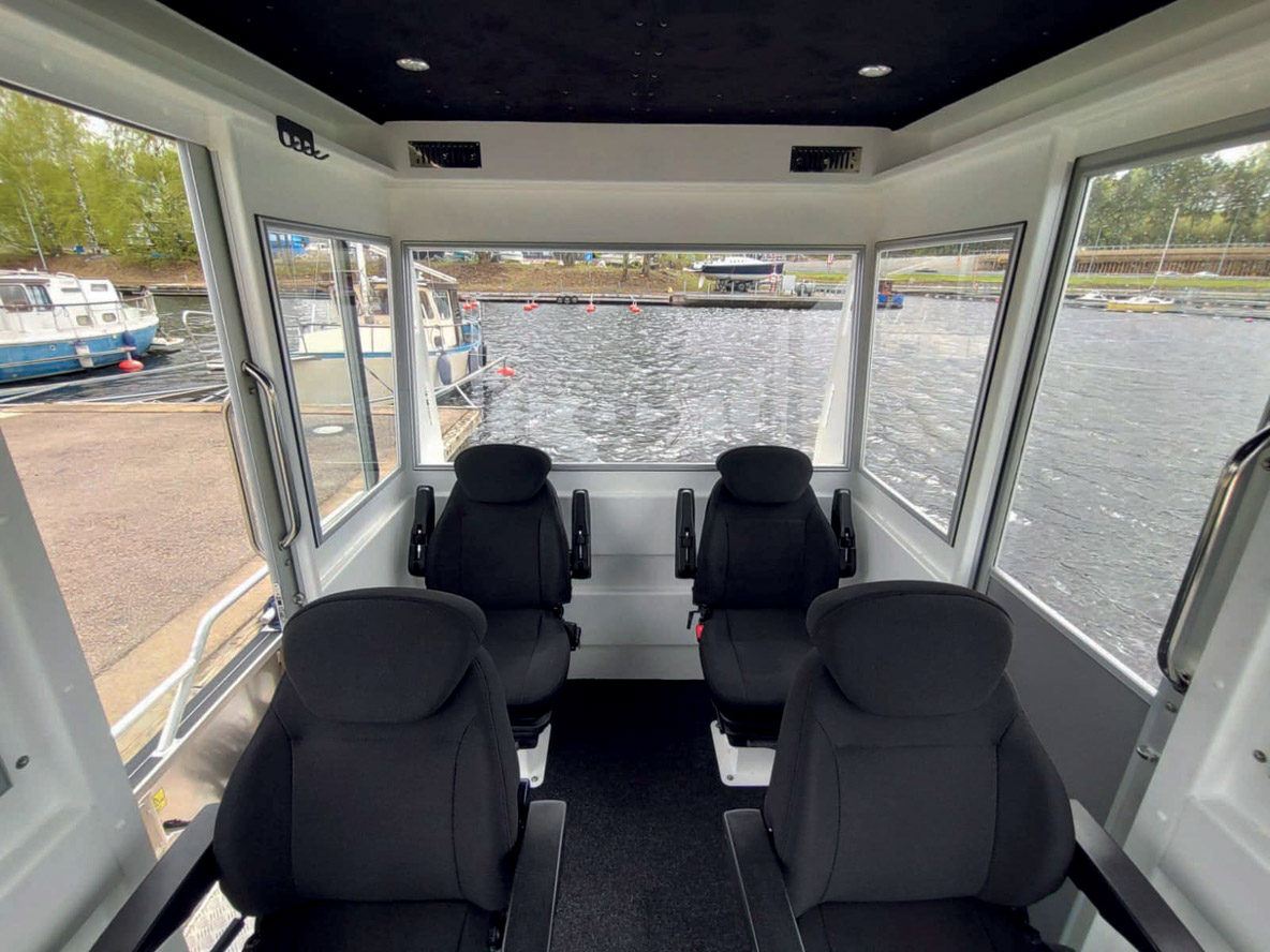 Sur notre modèle d’essai, on trouve 4&nbsp;sièges individuels&nbsp;; on peut aussi opter pour deux sièges et une petite table sur l’arrière.