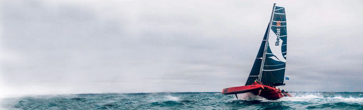 Dans la brise, le Libertist 850, repliable ou non, garantit des sensations de racer…