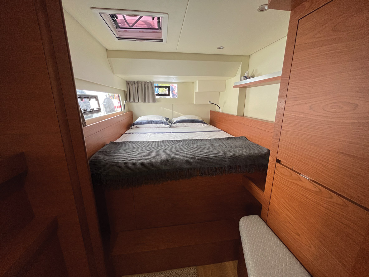 La suite Propriétaire est vraiment lumineuse et dispose de grands dressings. La décoration en cerisier est très réussie – la classe à l’italienne !