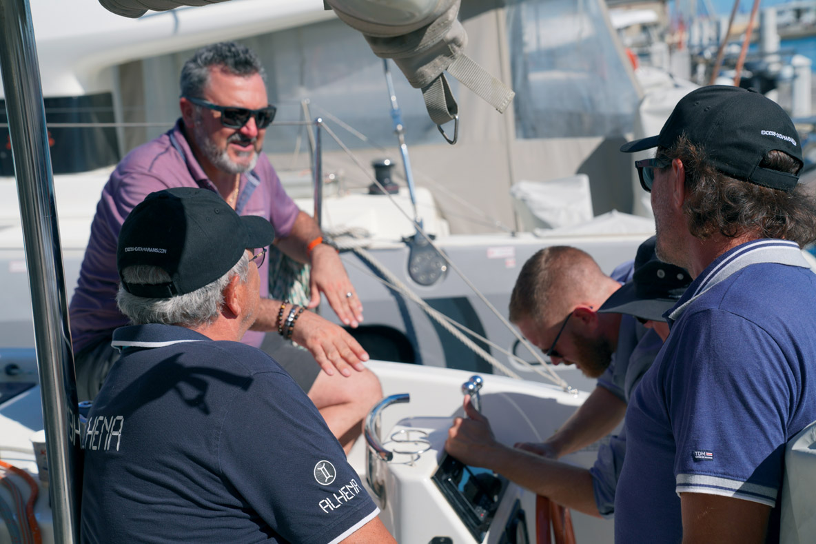 Ça parle moteur à bord de l’un des quatre Excess mobilisés pour l’événement…