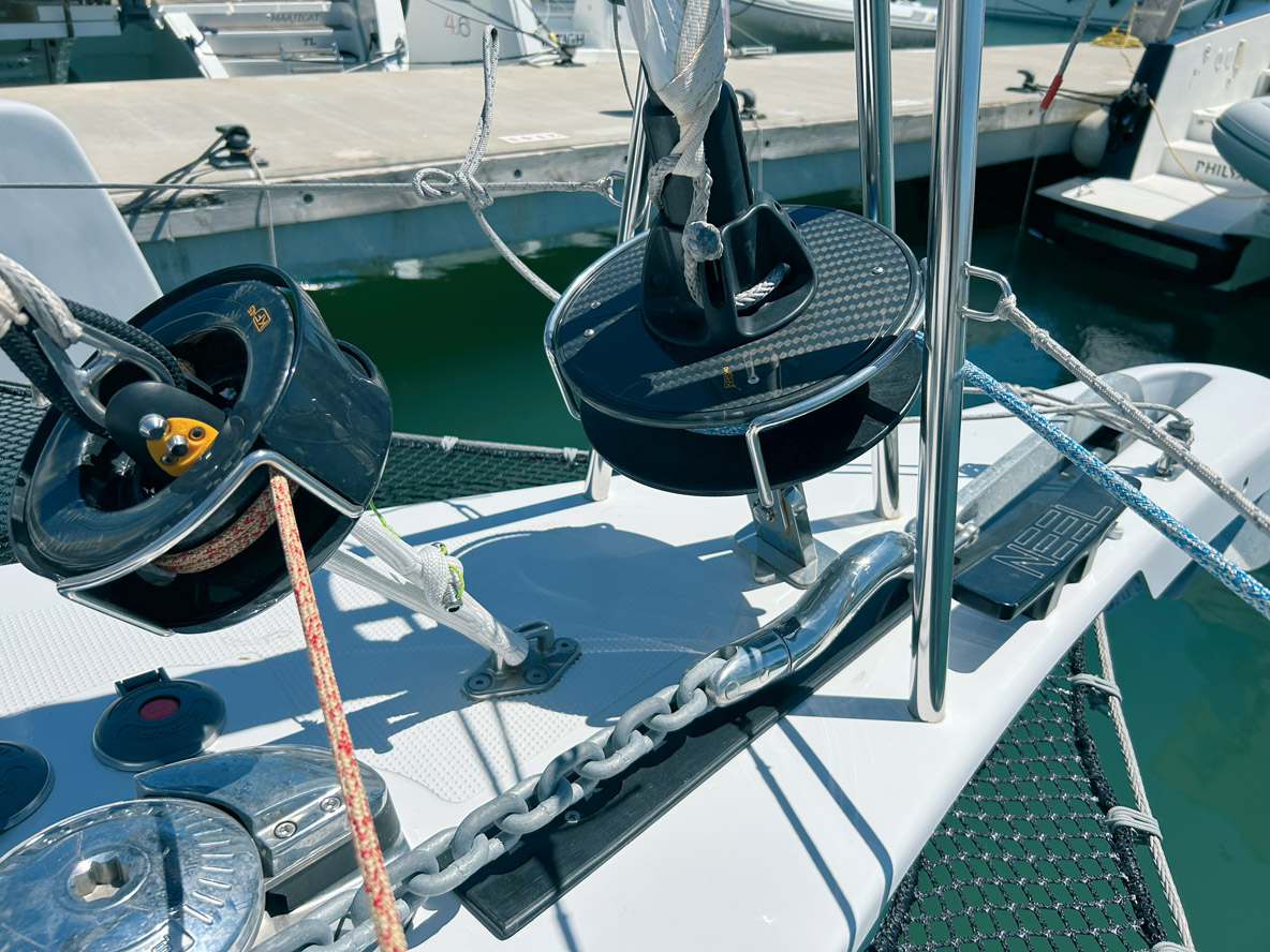 Le constructeur a opté pour un enrouleur et un emmagasineur Karver.